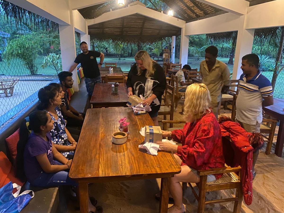 108 Palms Beach Resort Trincomalee Bagian luar foto