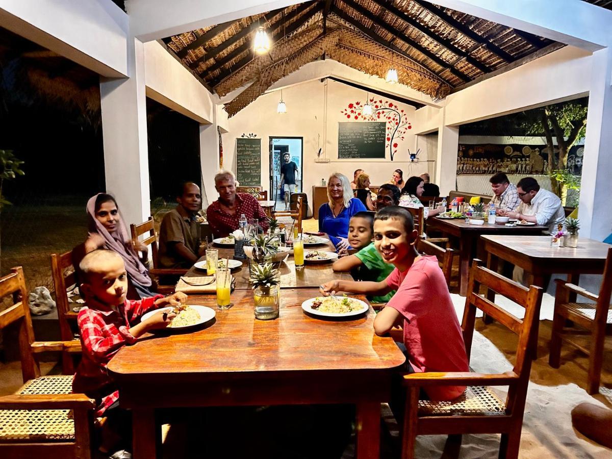 108 Palms Beach Resort Trincomalee Bagian luar foto
