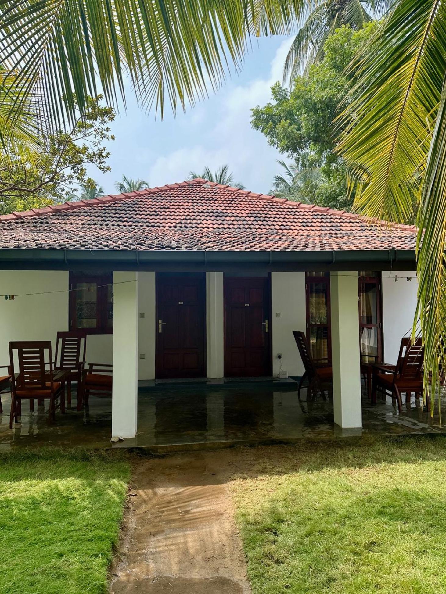 108 Palms Beach Resort Trincomalee Bagian luar foto