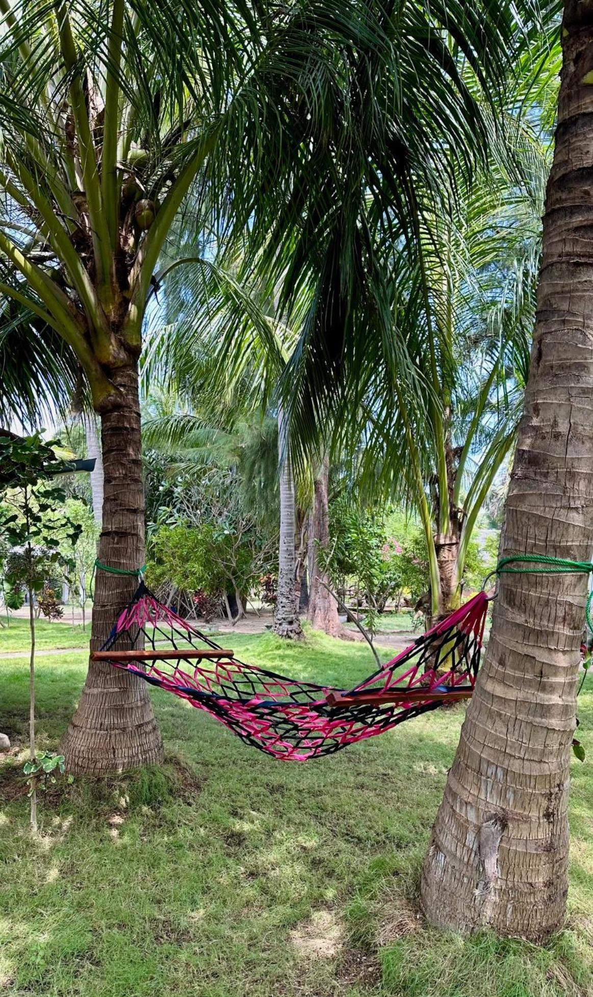 108 Palms Beach Resort Trincomalee Bagian luar foto