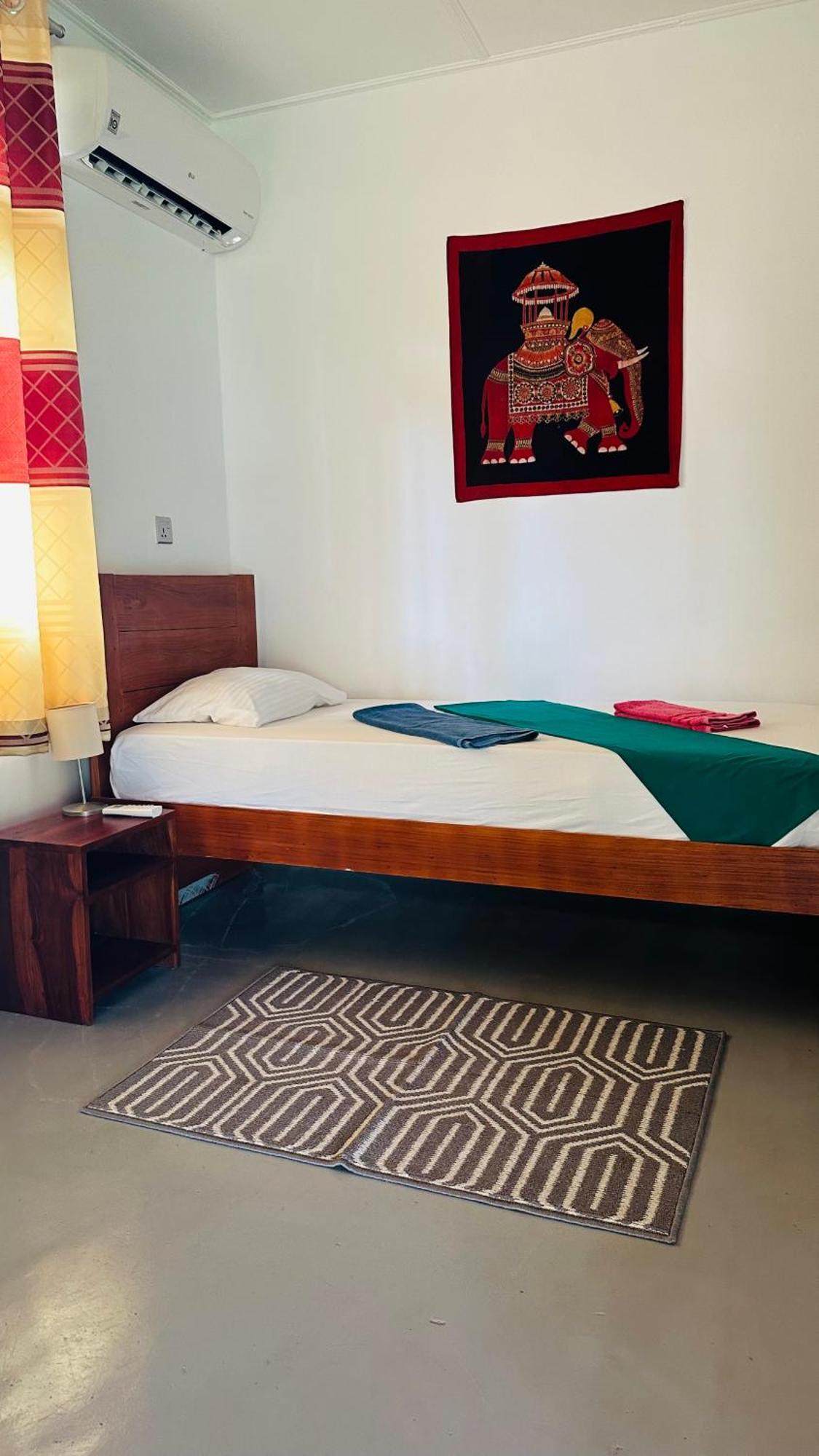 108 Palms Beach Resort Trincomalee Bagian luar foto