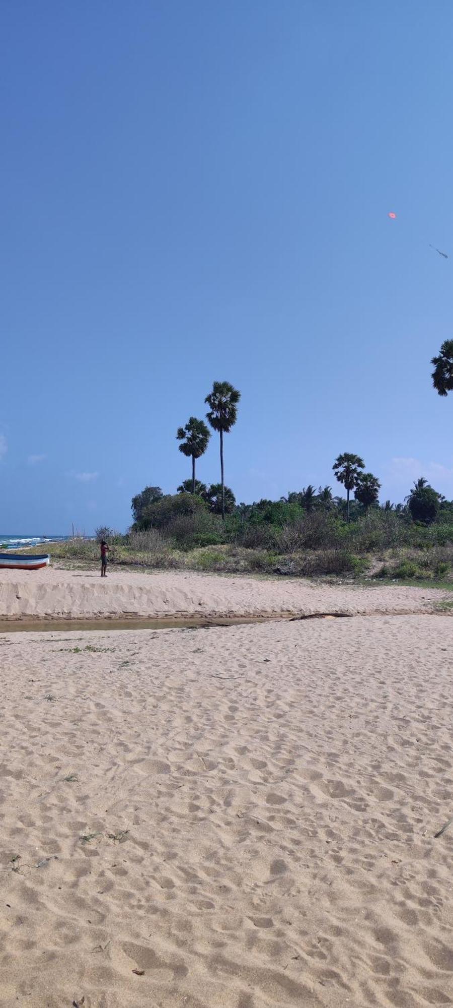 108 Palms Beach Resort Trincomalee Bagian luar foto